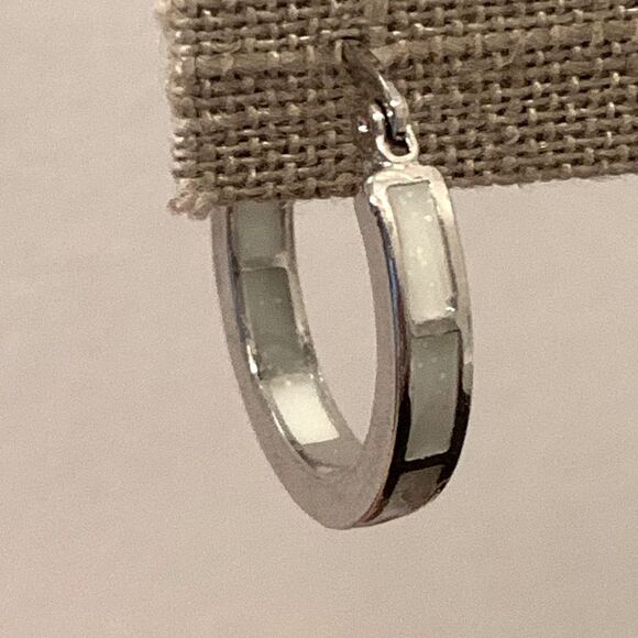 Men’s Faux Opal Inlay Huggies, Small Silver Tone Hoop Earrings - Picture 3 of 7